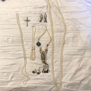 Set of costume jewelry